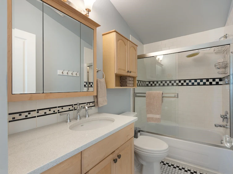 314 Third Street, New Westminster, BC, V3L 2R9 - 25