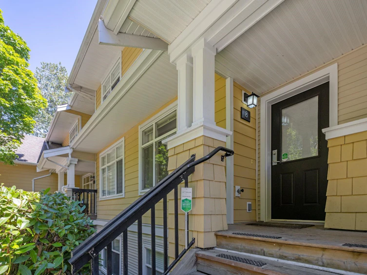 8-6878 Southpoint Drive, Burnaby, BC, V3N 5E4 - 3