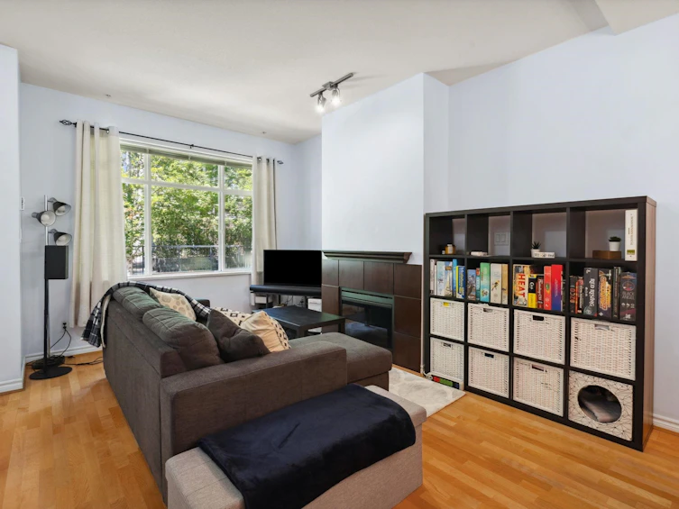 8-6878 Southpoint Drive, Burnaby, BC, V3N 5E4 - 4