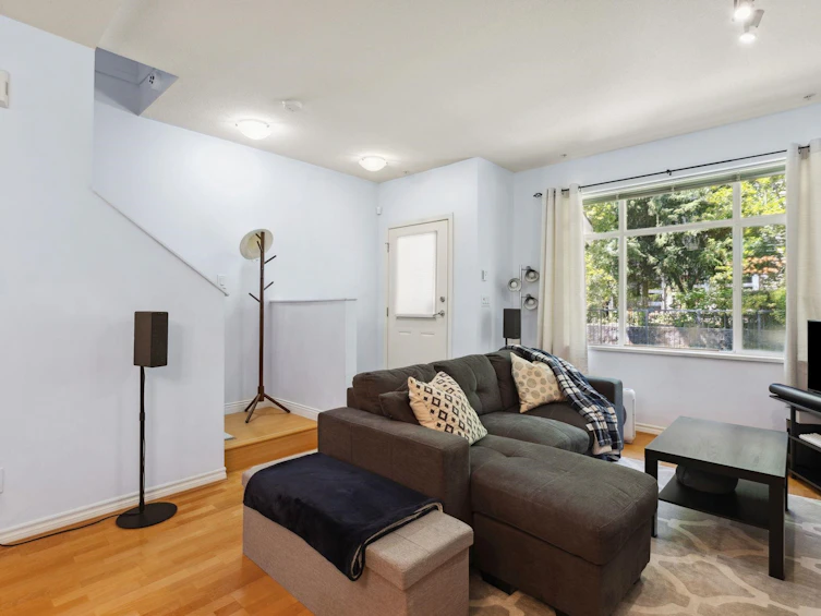 8-6878 Southpoint Drive, Burnaby, BC, V3N 5E4 - 5