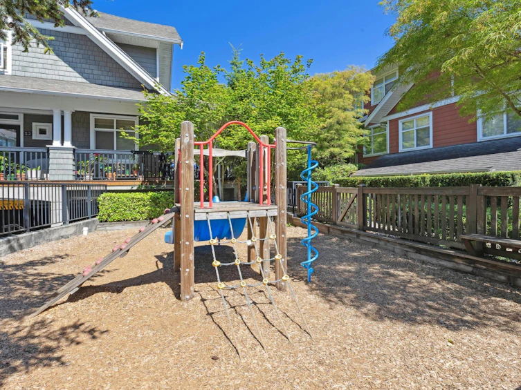 8-6878 Southpoint Drive, Burnaby, BC, V3N 5E4 - 19