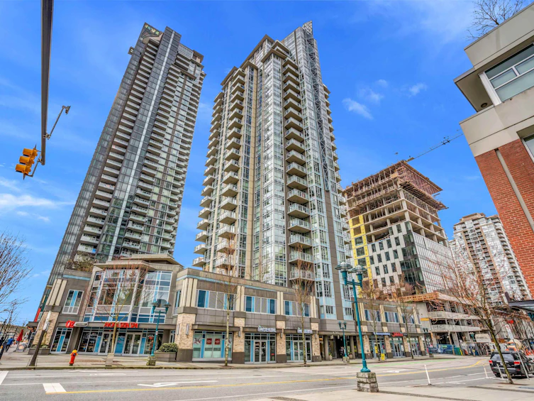 1003-3008 Glen Drive, Coquitlam, BC, V3B 0J5
