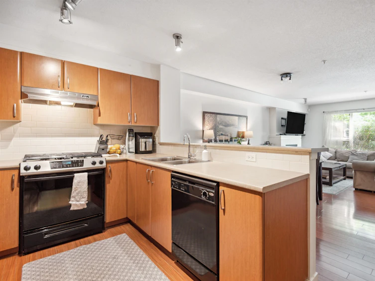 115-4723 Dawson Street, Burnaby, BC, V5C 0A7 - 9