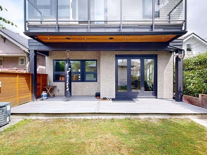 956 E 10th Avenue, Vancouver BC
