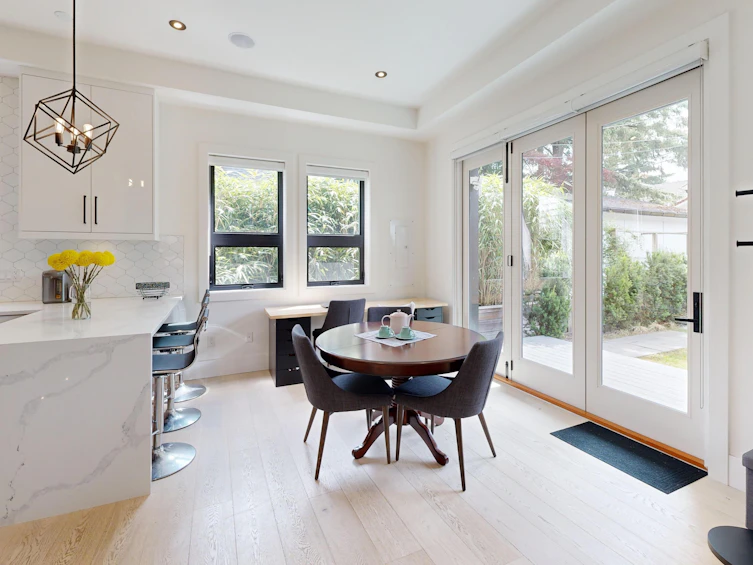 956 E 10th Avenue, Vancouver, BC, V5T 2B2 - 9