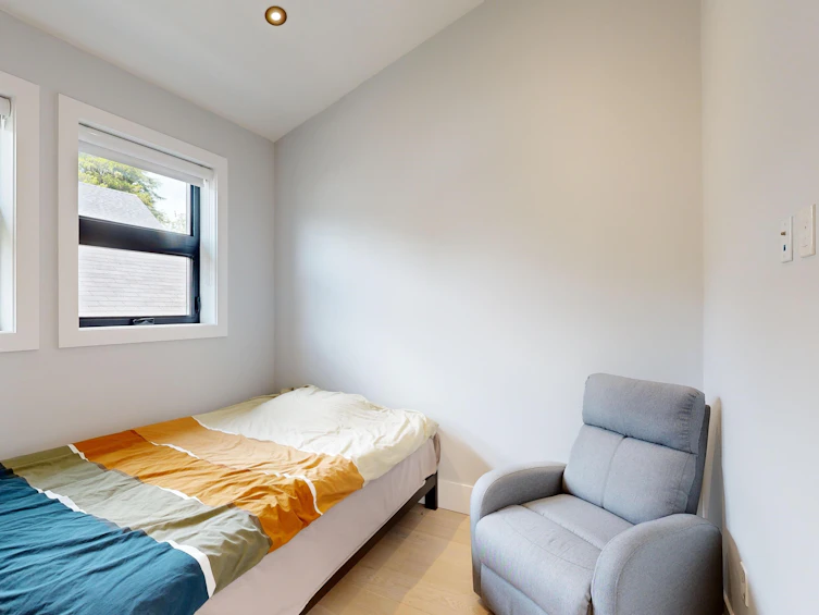 956 E 10th Avenue, Vancouver, BC, V5T 2B2 - 11