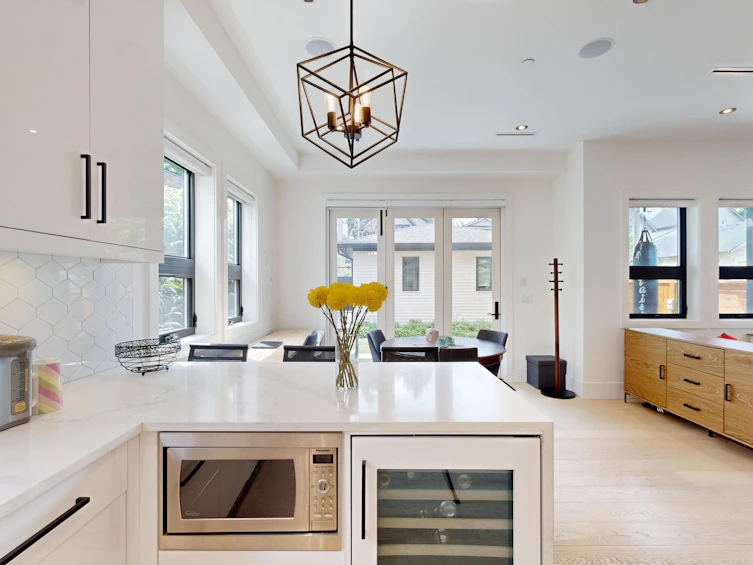 956 E 10th Avenue, Vancouver, BC, V5T 2B2 - 4