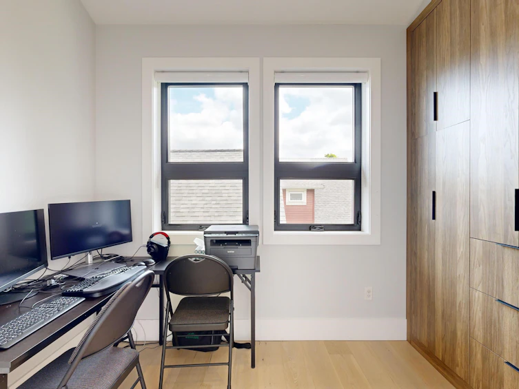 956 E 10th Avenue, Vancouver, BC, V5T 2B2 - 7