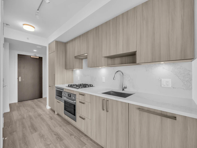 818-13350 Central, Surrey, BC, V3T 0S1 - 8
