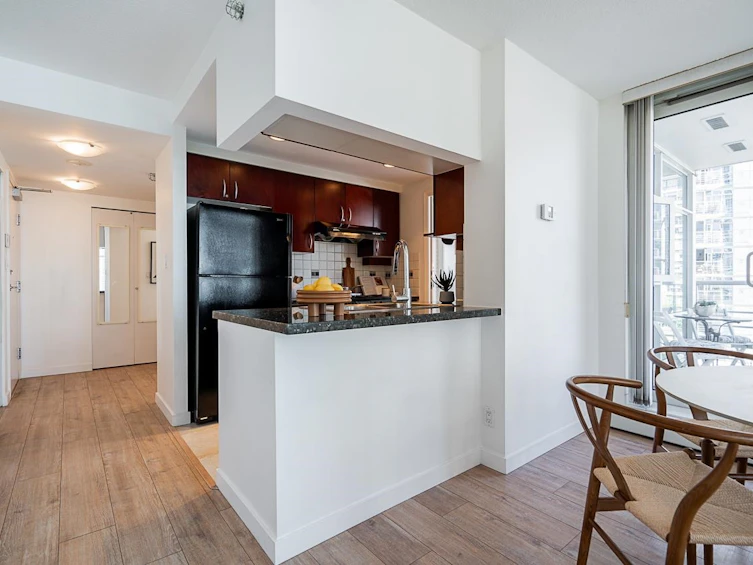 805-1199 Marinaside Crescent, Vancouver, BC, V6Z 2Y2 - 11