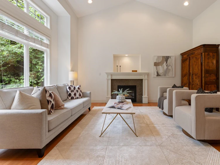 382 Cartelier Road, North Vancouver, BC, V7N 4H6 - 4