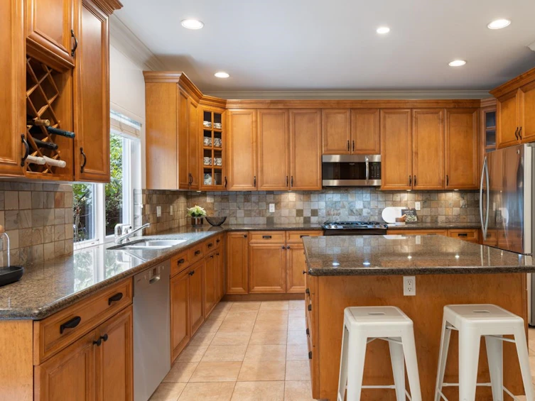 382 Cartelier Road, North Vancouver, BC, V7N 4H6 - 12