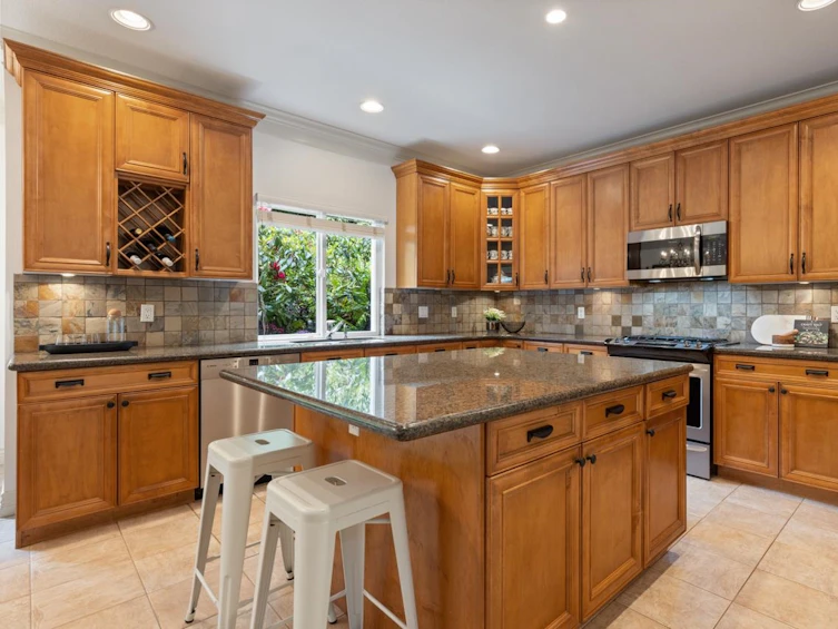 382 Cartelier Road, North Vancouver, BC, V7N 4H6 - 14