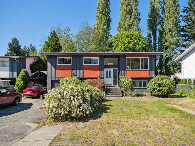 20787 River Road, Maple Ridge, BC, V2X 1Z8