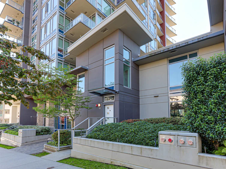 102-518 Whiting Way, Coquitlam, BC, V3J 0H7 - 2