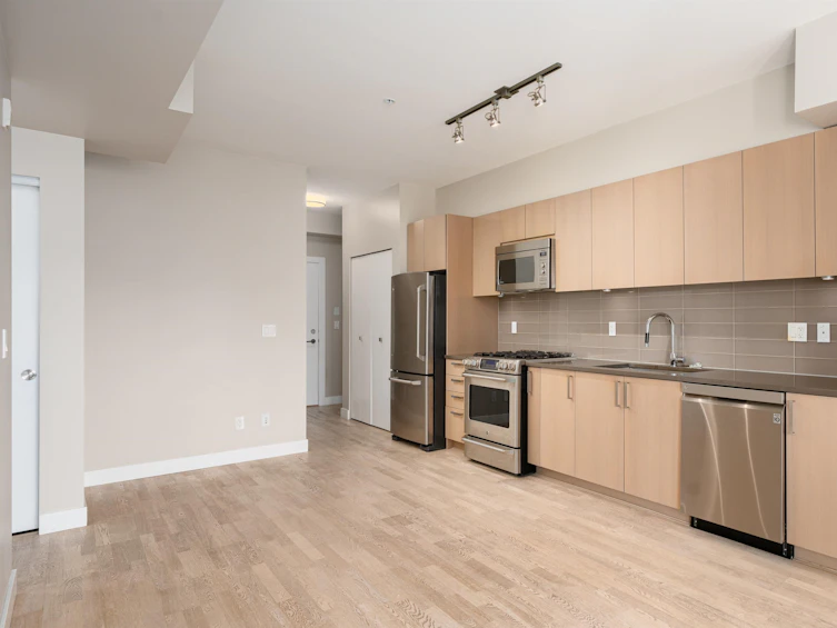 210-10033 River Drive, Richmond, BC, V6X 0L1 - 11
