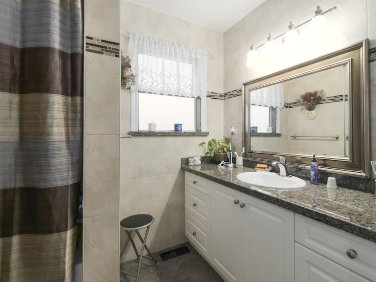 468 East 48th Avenue, Vancouver, BC, V5W 2E5 - 16