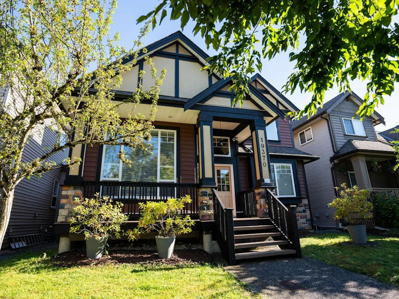 19370 73a Avenue, Surrey BC V4N 5Y1