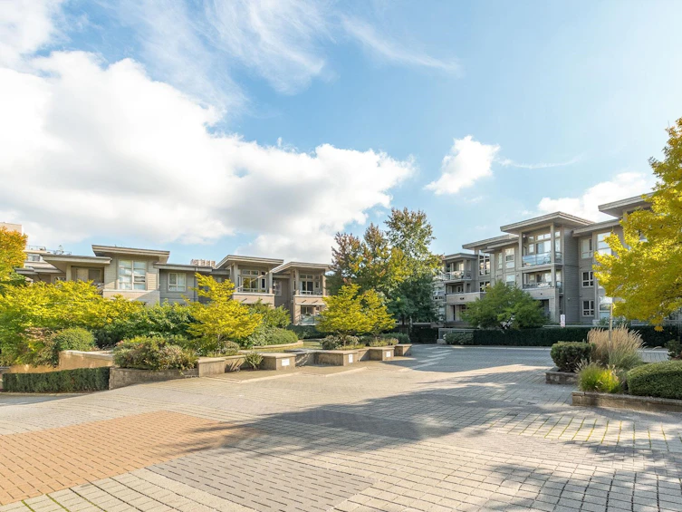 219-9339 University Crescent, Burnaby, BC, V5A 4Y1
