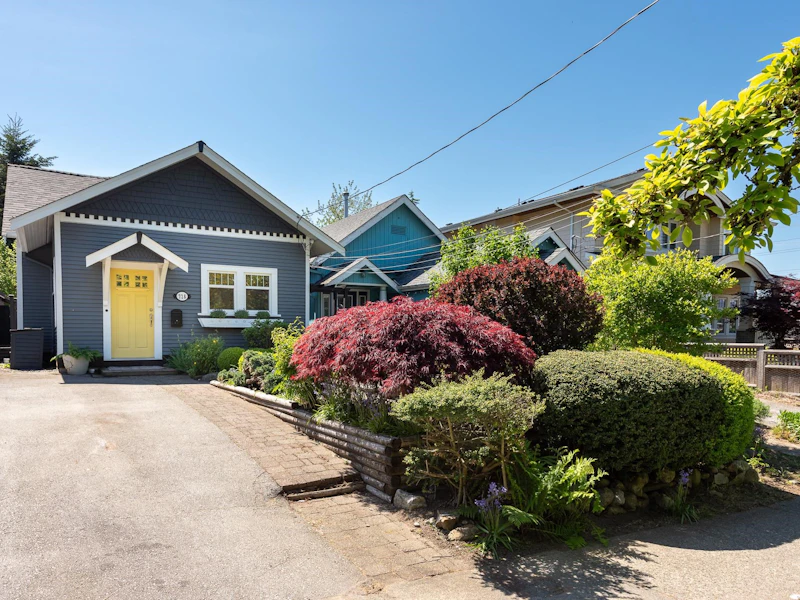 728 Fourth Street, New Westminster BC V3L 2W3