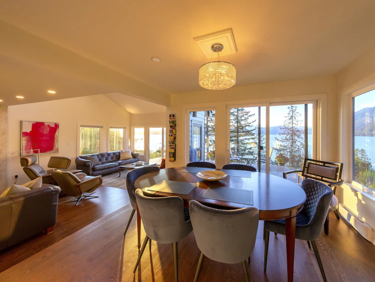 8598 Bedora Place, West Vancouver, BC, V7W 2W4 - 16