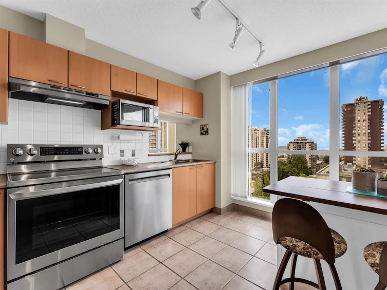 906-108 East 14th Street, North Vancouver, BC, V7L 2N3 - 4