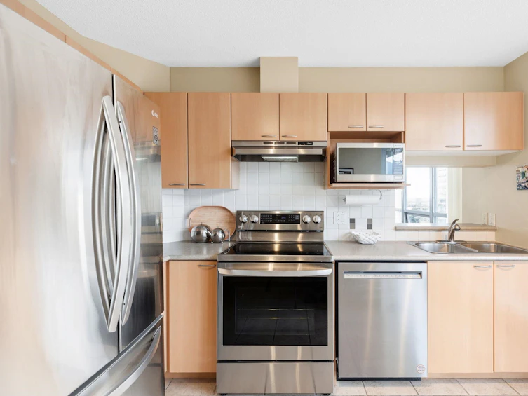 906-108 East 14th Street, North Vancouver, BC, V7L 2N3 - 5