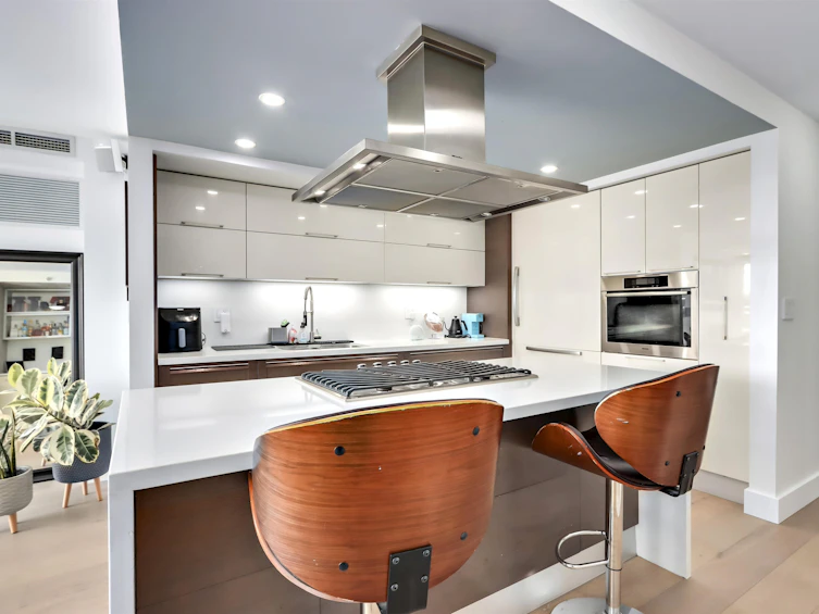 303-8 Smithe Mews, Vancouver, BC, V6B 0A5 - 8