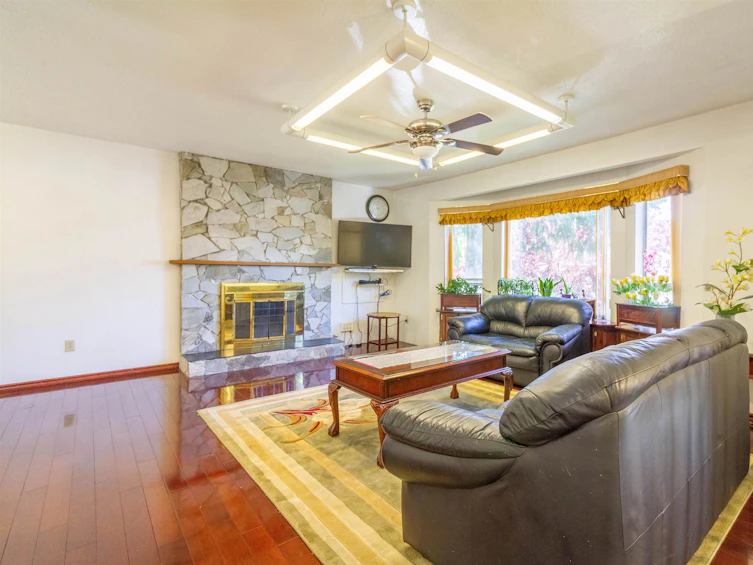 14959 90a Avenue, Surrey, BC, V3R 1B3 - 2