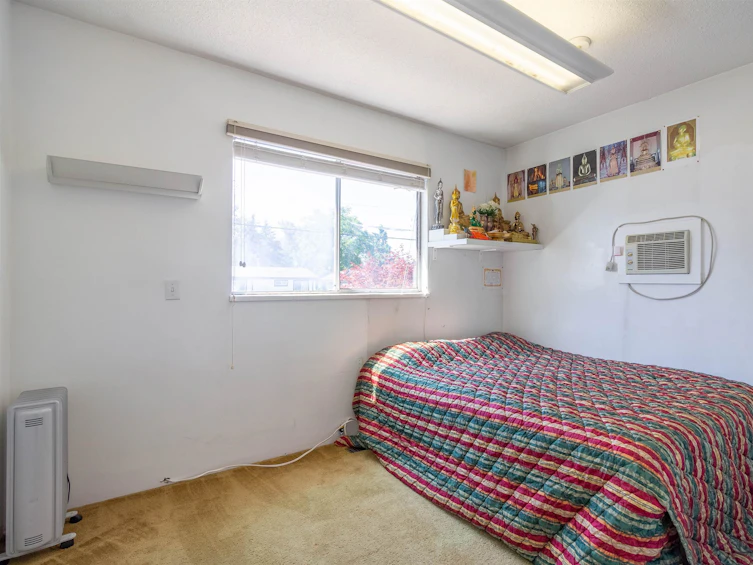 14959 90a Avenue, Surrey, BC, V3R 1B3 - 14