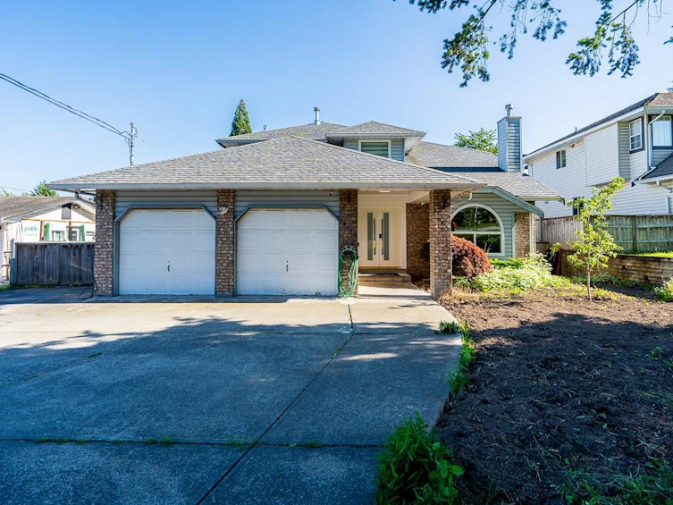 19132 60b Avenue, Surrey, BC, V3S 7T8