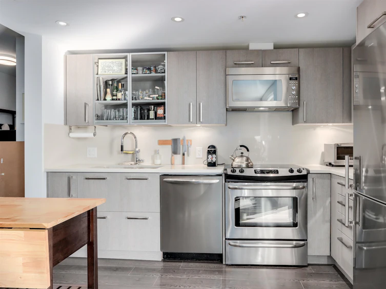 301-983 East Hastings Street, Vancouver, BC, V6A 0G9 - 9