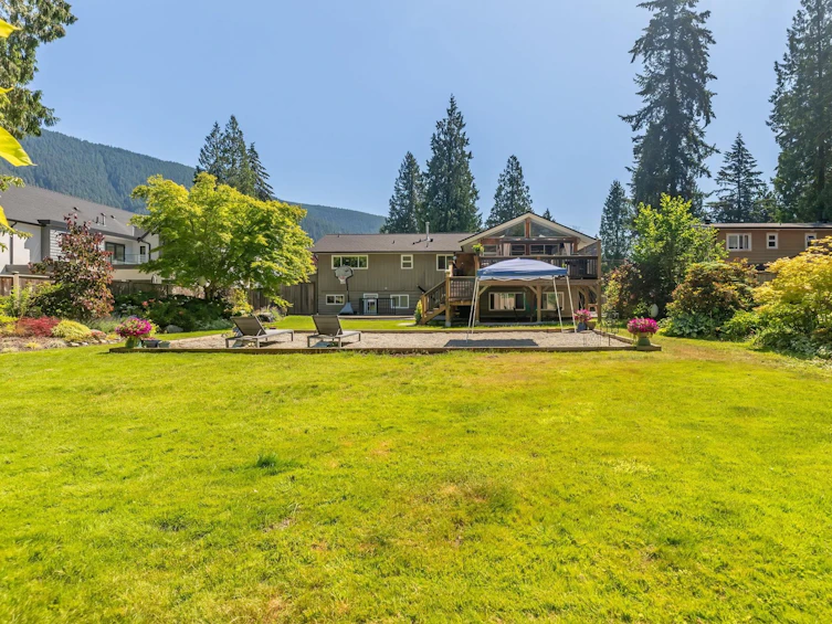 4575 Glenwood Avenue, North Vancouver, BC, V7R 4G6 - 3