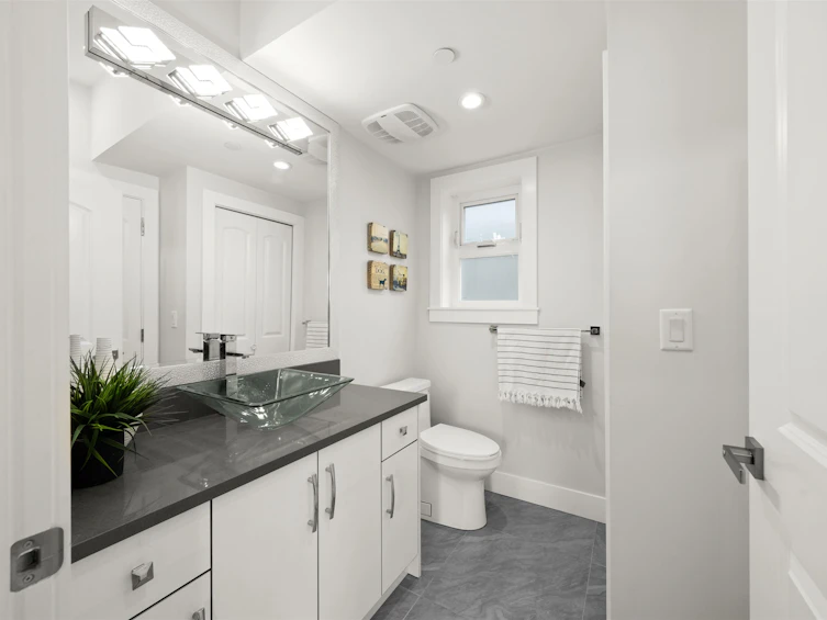 1311 E 13th Avenue, Vancouver, BC, V5N 2B5 - 11