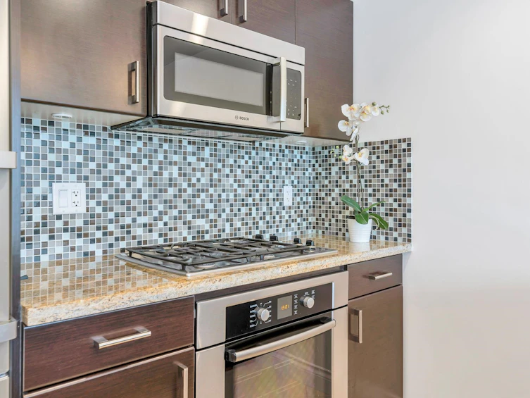 PH1105-133 E Esplanade Street, North Vancouver, BC, V7L 1A1 - 6