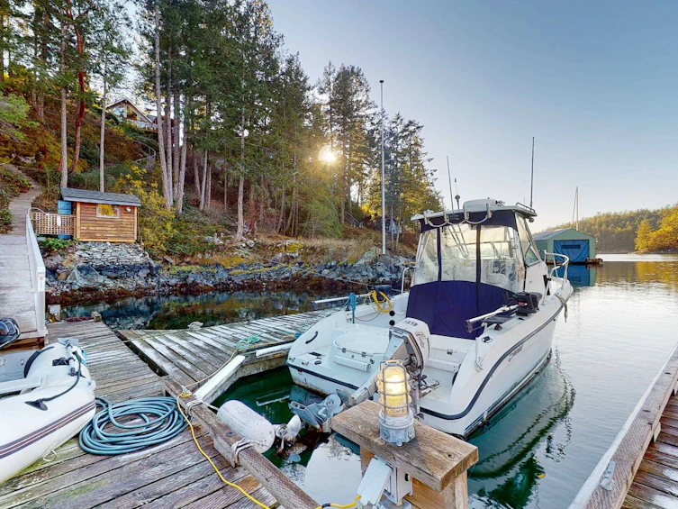 5393 Sans Souci Road, Halfmoon Bay, BC, V7Z 1B6 - 2