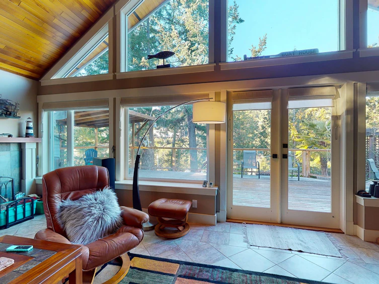 5393 Sans Souci Road, Halfmoon Bay, BC, V7Z 1B6 - 9