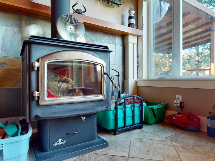 5393 Sans Souci Road, Halfmoon Bay, BC, V7Z 1B6 - 18