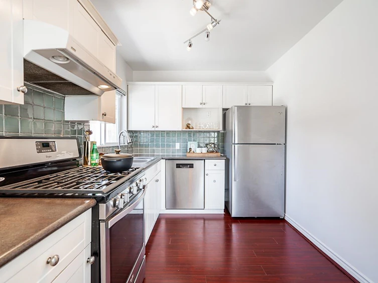 766 Calverhall Street, North Vancouver, BC, V7L 1X6 - 9