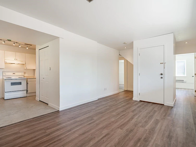 766 Calverhall Street, North Vancouver, BC, V7L 1X6 - 14
