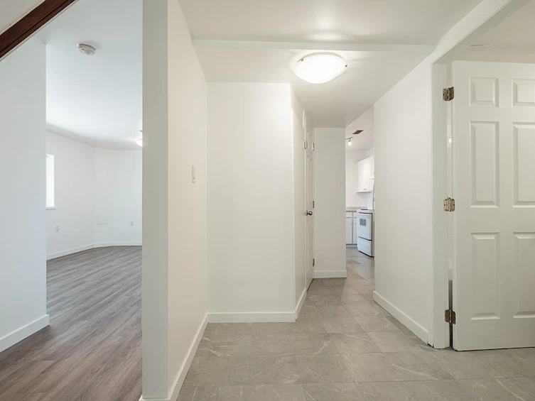 766 Calverhall Street, North Vancouver, BC, V7L 1X6 - 16