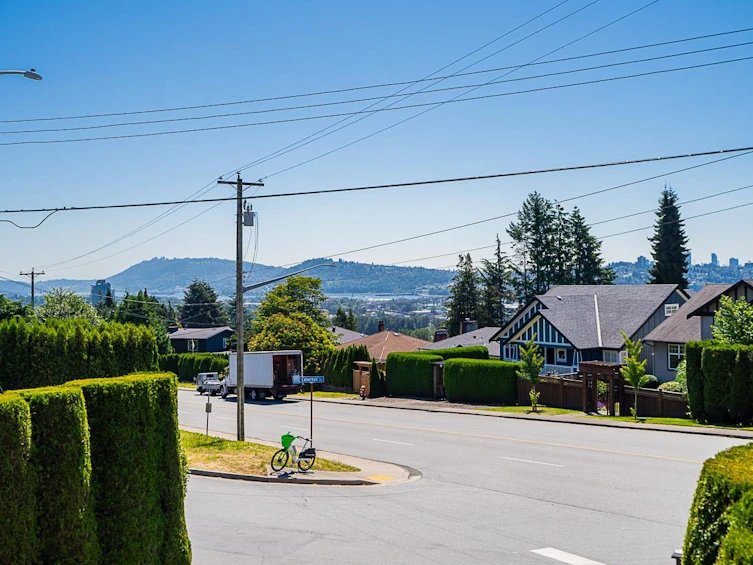 766 Calverhall Street, North Vancouver, BC, V7L 1X6 - 24