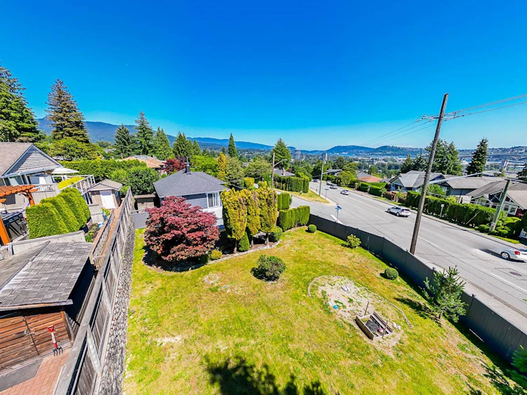 766 Calverhall Street, North Vancouver, BC, V7L 1X6 - 30