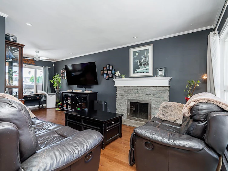 717 First Street, New Westminster, BC, V3L 2H4 - 2