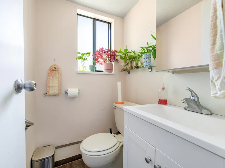 10420 Hogarth Drive, Richmond, BC, V7E 3Z6 - 5