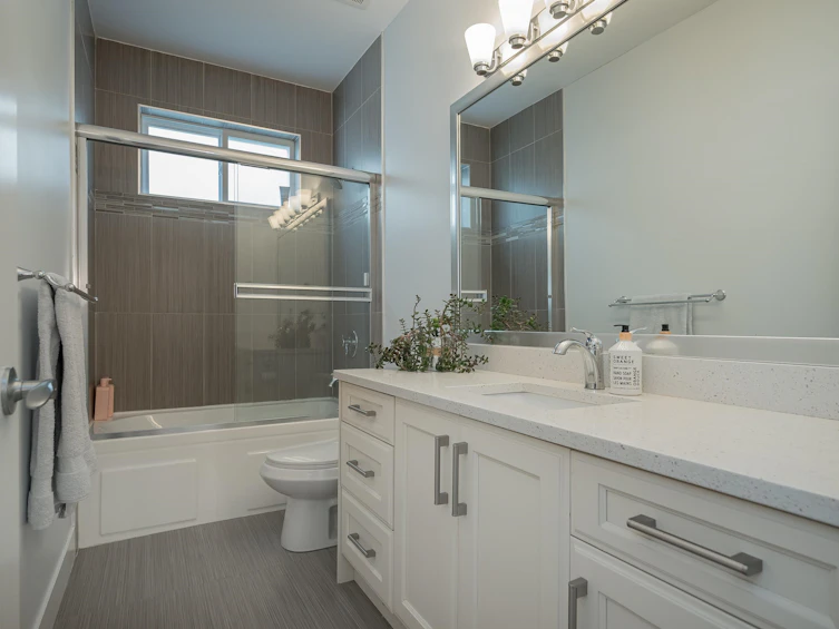 21167 77a Avenue, Langley, BC, V2Y 0K7 - 21