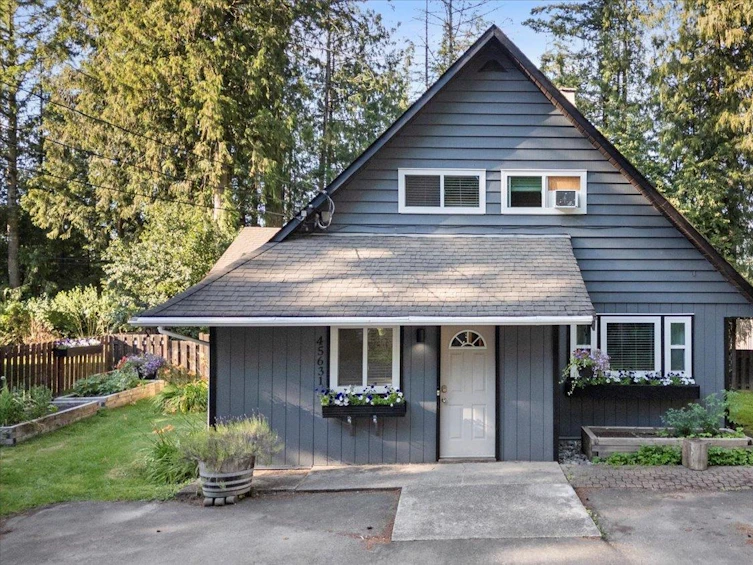 45631 Sleepy Hollow Road, Cultus Lake, BC, V2R 5A5 - 2