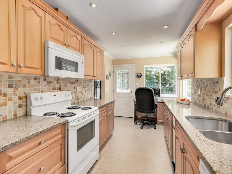 2251 Berkley Avenue, North Vancouver, BC, V7H 1Z6 - 11