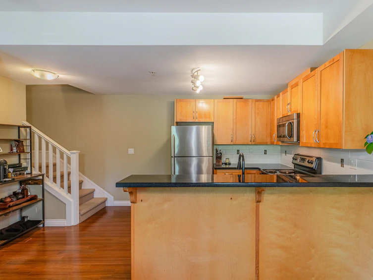229-7333 16th Avenue, Burnaby, BC, V3N 0A8 - 15