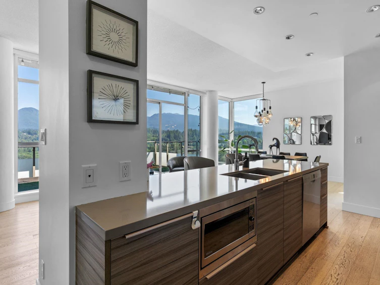 2501-1550 Fern Street, North Vancouver, BC, V7J 0A9 - 11